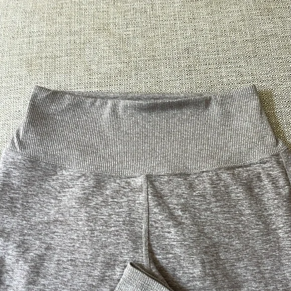 Alo leggings - Picture 2 of 5